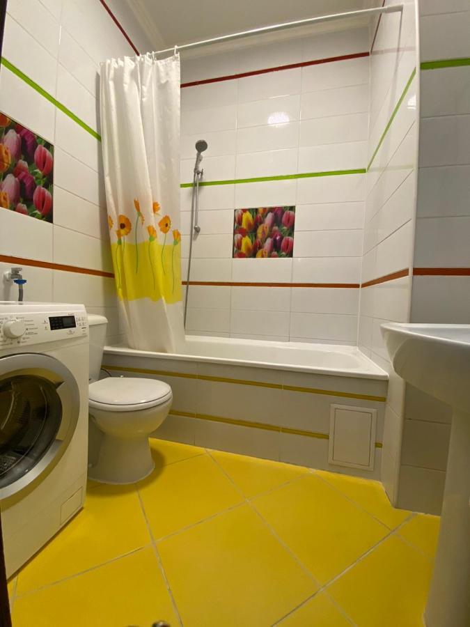 Двух Или Однокомнатные Апартаменты На Бульваре Леси Украинки 7А Kiev Exteriör bild